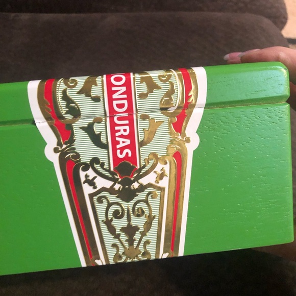 Wooden Gran Habano Cigar Box - Picture 10 of 11